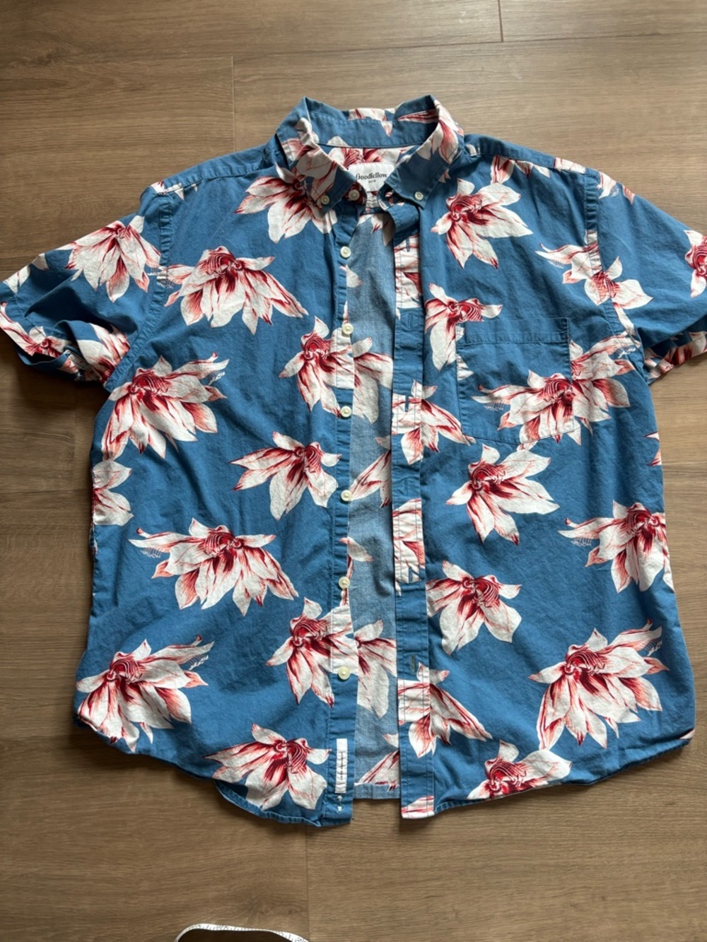 Tropical Floral Short-Sleeve Button-Up Shirt- size L